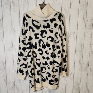 🎅Material Girl Black and Cream Animal Print Turtleneck Sweater Oversized Small